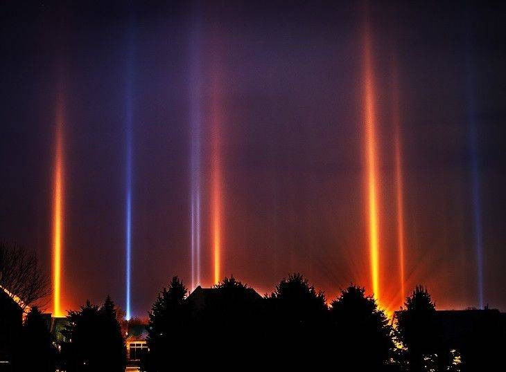 Gökyüzünde Görsel Şölen: Işık Sütunları. Gören bir daha dönüp bakıyor - Resim: 11
